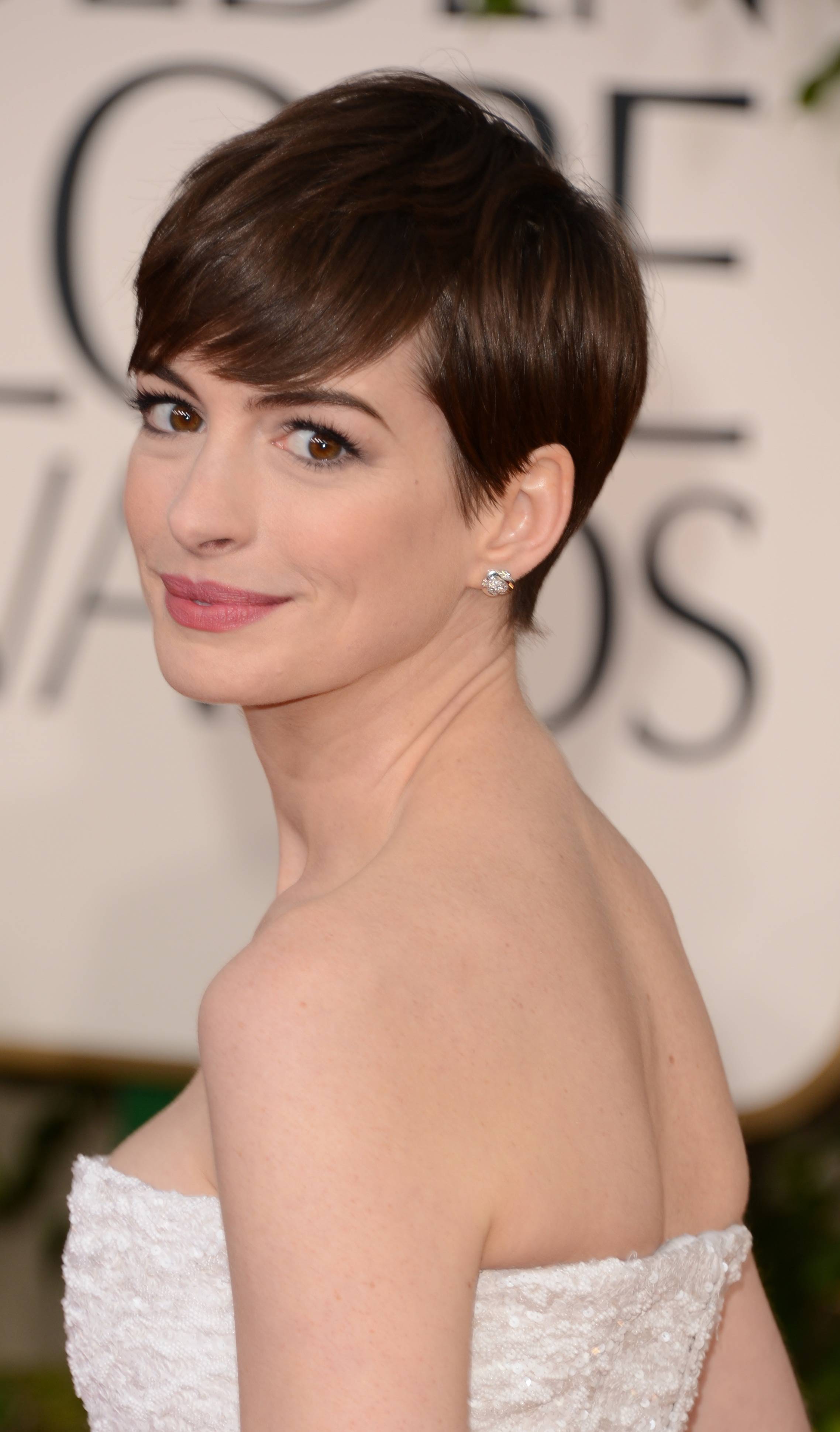 Anne Hathaway39s Influential Pixie Haircut And How It May Have