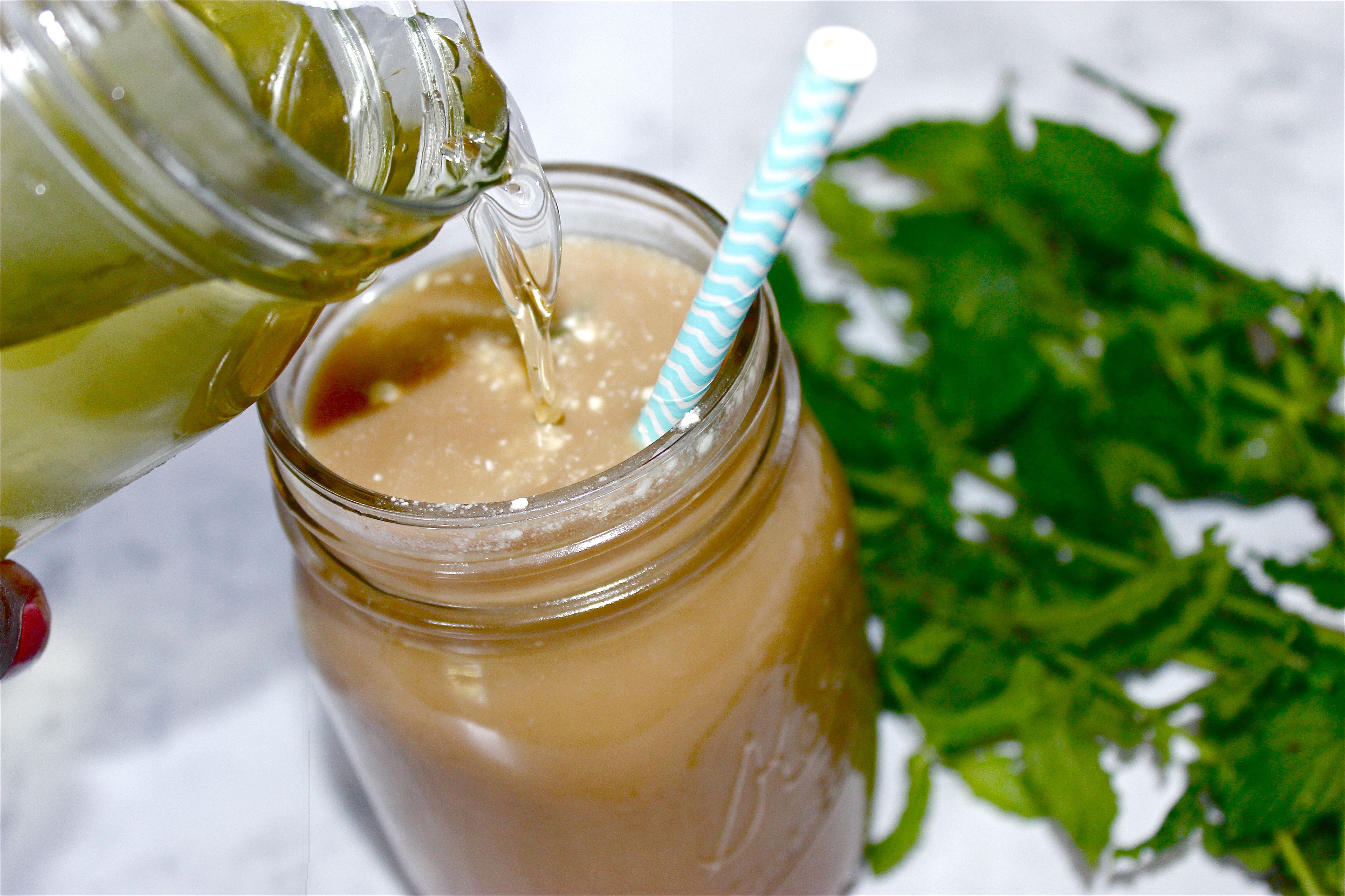 How to Make It Working with honey in cocktails is pretty simple, but the one thing you need to do first is to make your honey into a syrup. Honey on its own is a little too thick to mix well with other ingredients, unless one of those ingredients is hot. Honey in hot tea is fine, but honey in an ice-filled cocktail shaker won't mix in nicely. Making honey syrup is easy, almost as easy as making simple syrup. No, wait, it's exactly as .