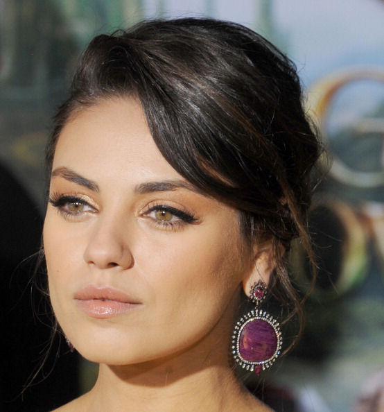 Get the (Beauty) Look: Mila Kunis at the World Premiere of Oz the Great and Powerful