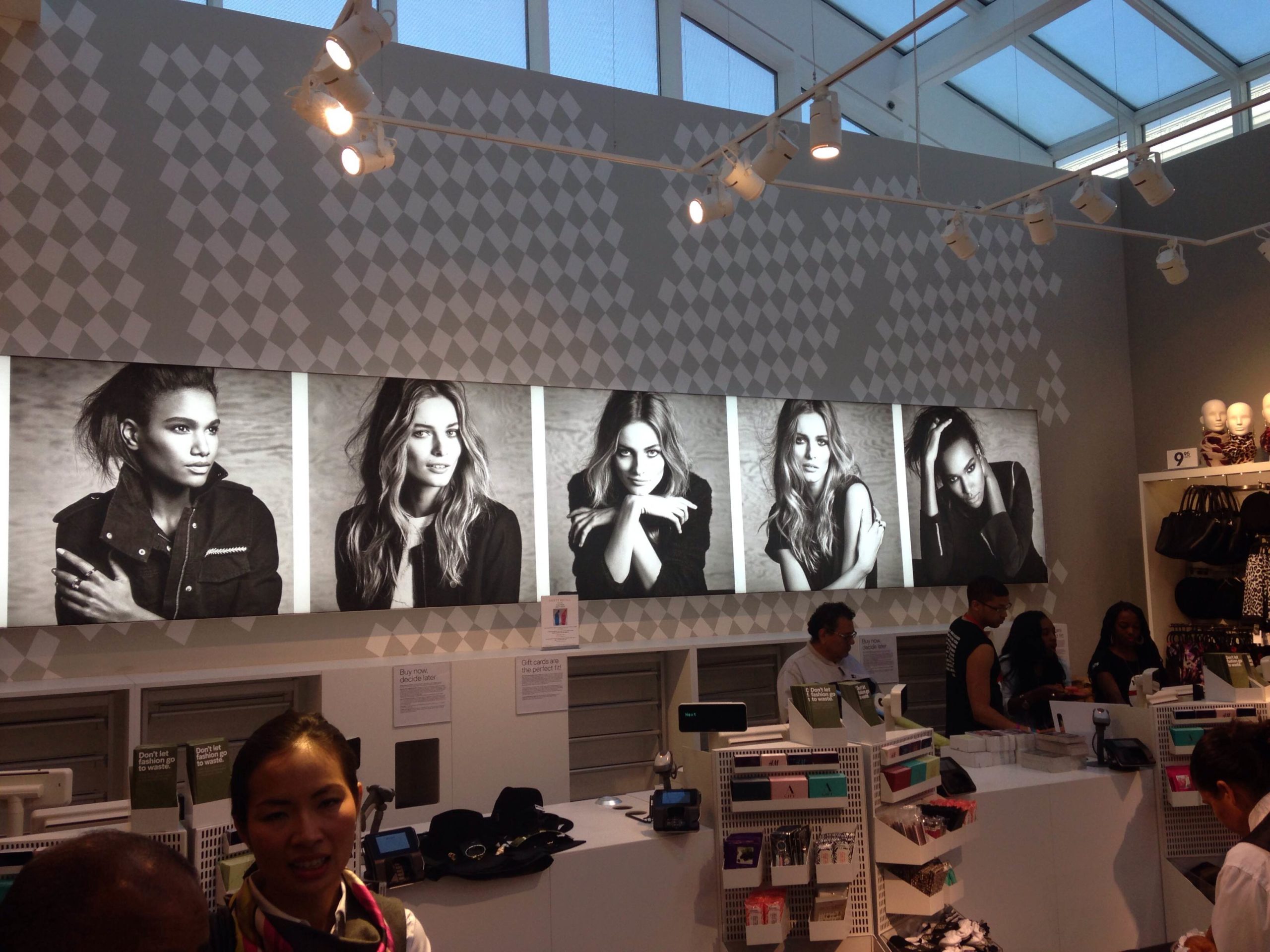 BiS in brief: H&M sets opening date at outlets