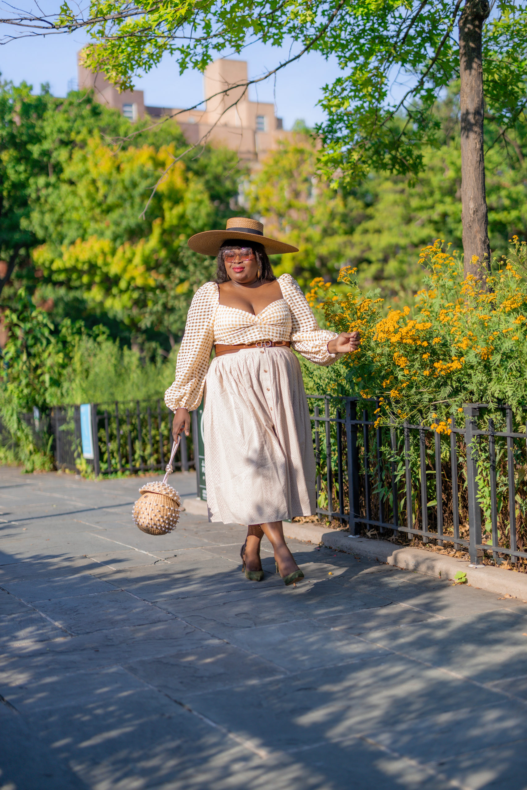 Plus Size Girl Summer White Outfits